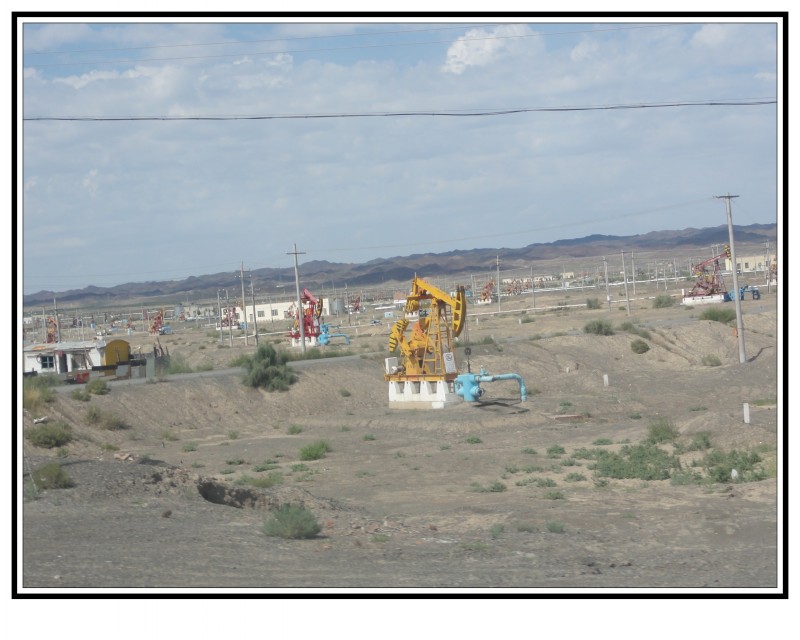 踩石油的磕头机