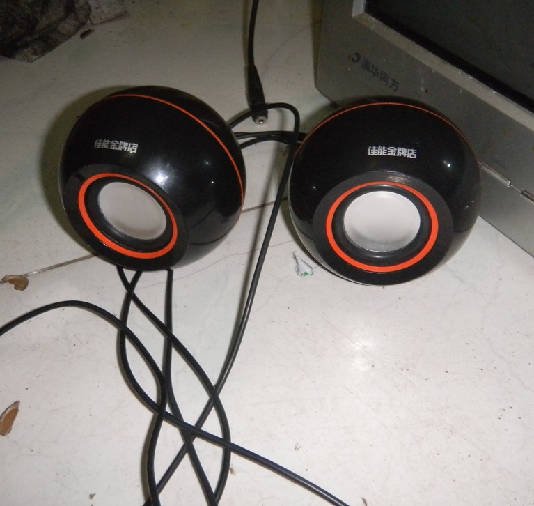 带两个USB音响.jpg