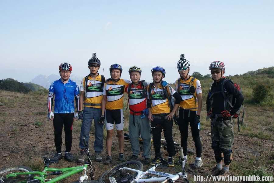 黄草梁合影 接着下山爽歪歪