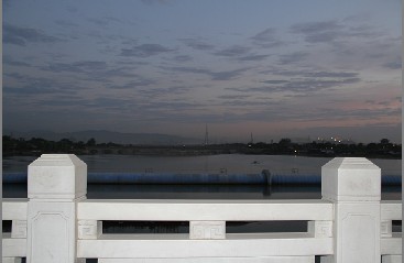 清晨的卢沟新桥