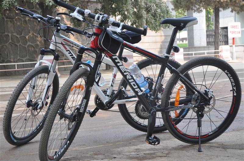 在香山路迷路了，骑到了一个军区门口。。。给帅车来一张！