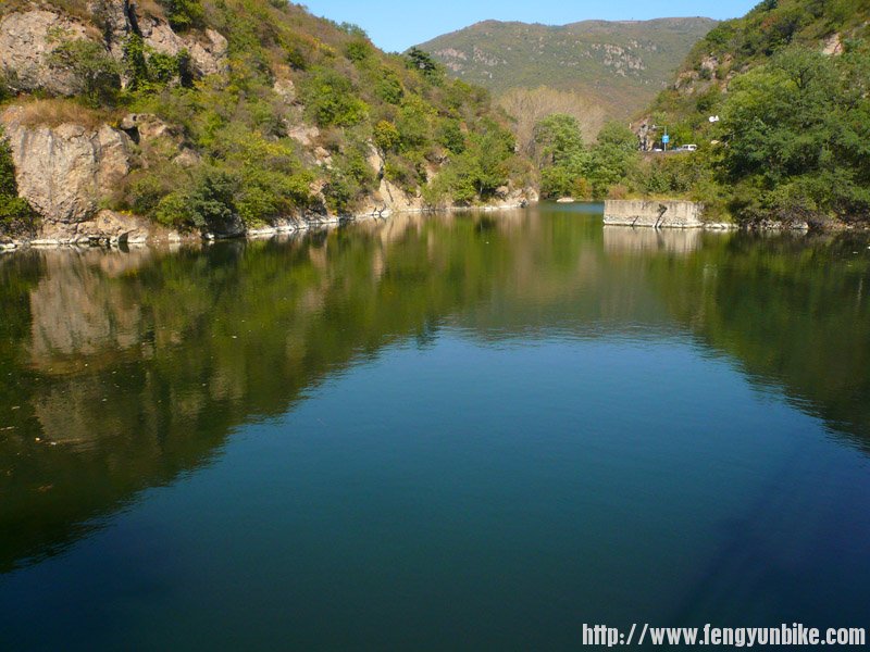 这地儿似乎叫“涧沟”，这名字起得雅俗共赏！
