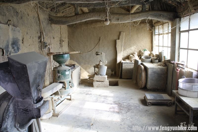 大庄科乡的一间粮店