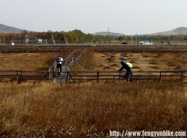 木栈道上的飙车