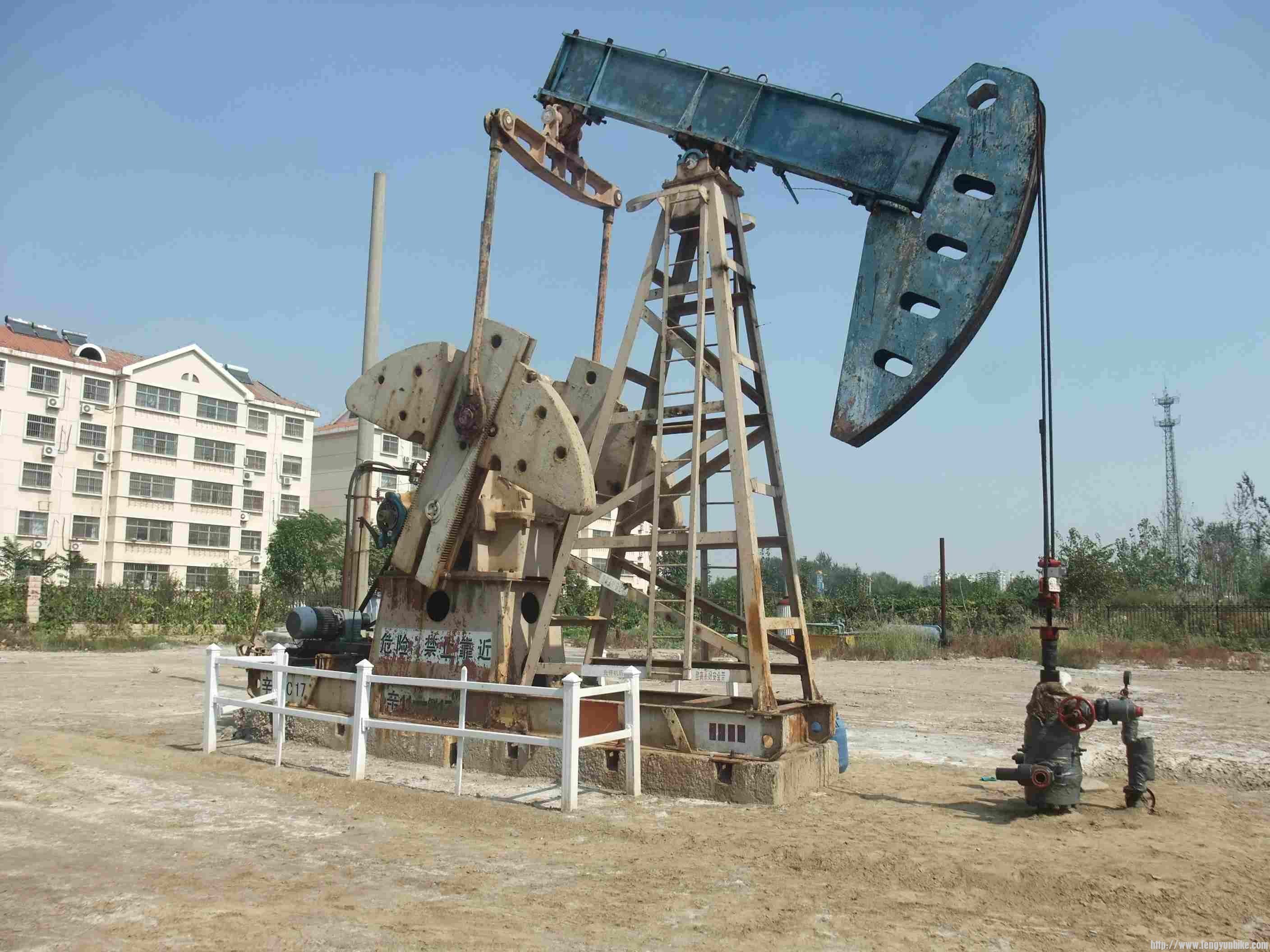 磕头机依旧在工作