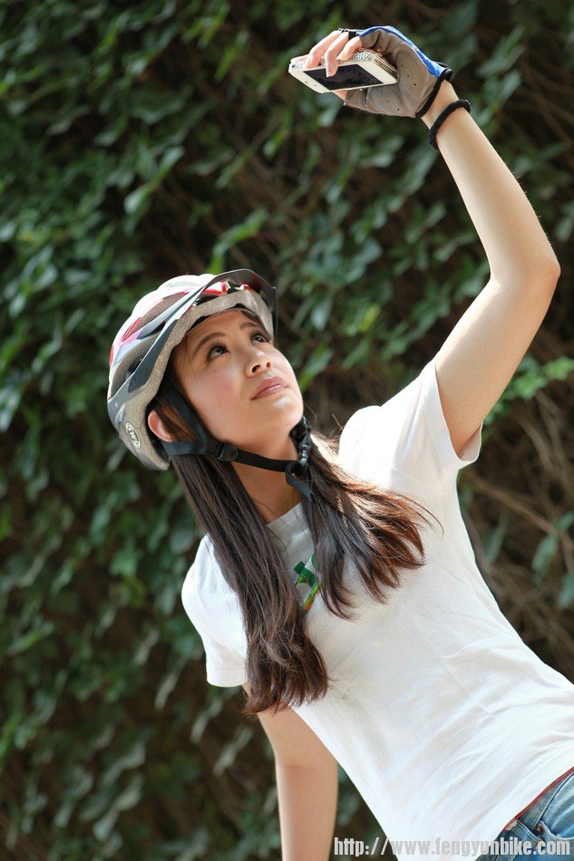 美女骑行