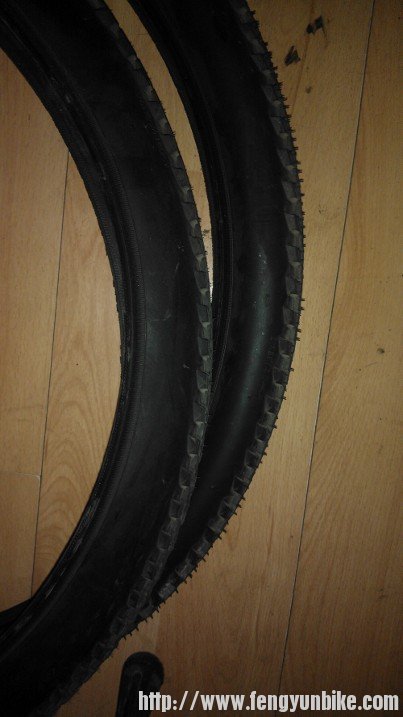 原装轮胎，胎毛还在