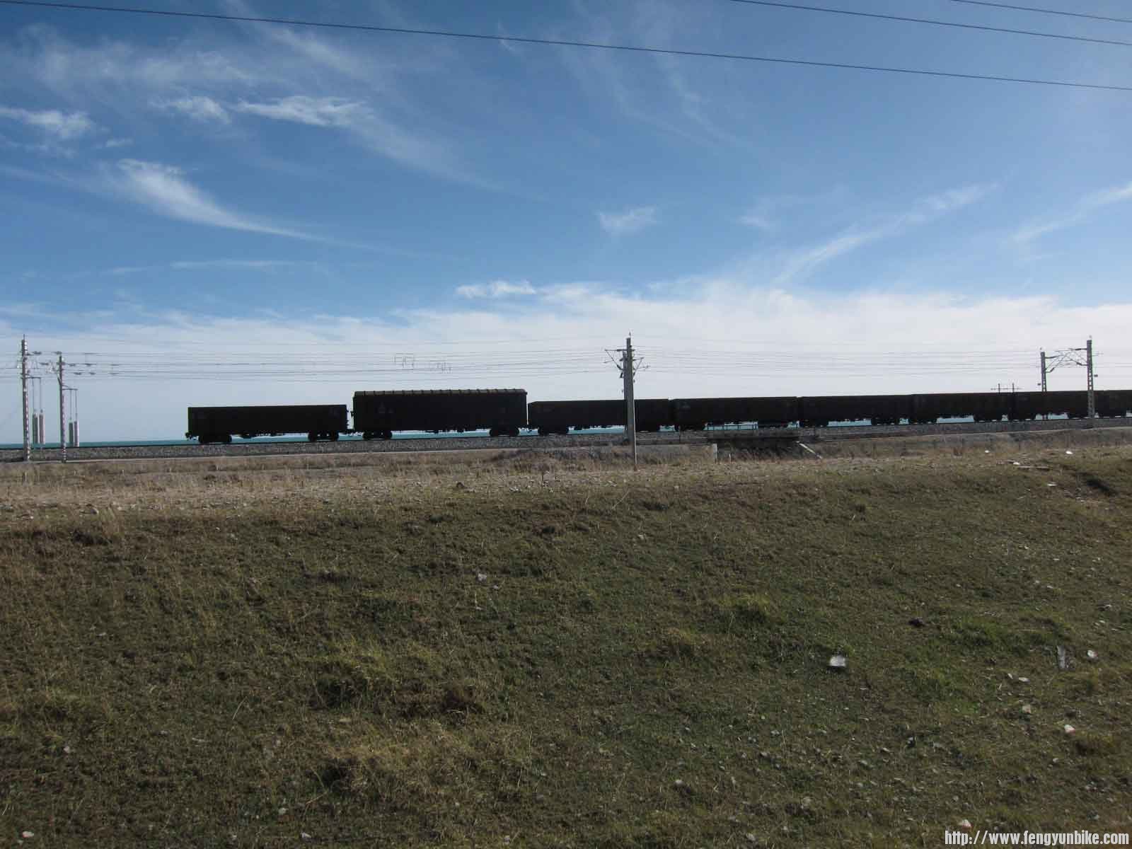 青藏铁路上的火车