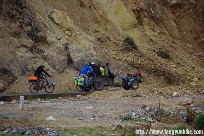 还有这样搭车的