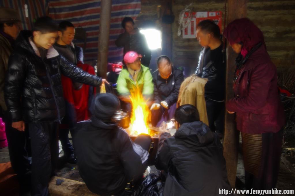 里外全湿的在取暖