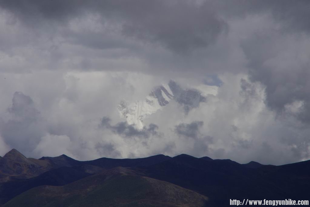 半遮半掩的南迦巴瓦
