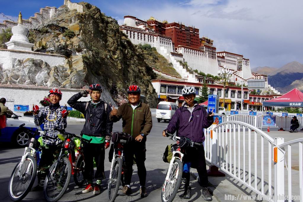 我们一同看到布达拉。。