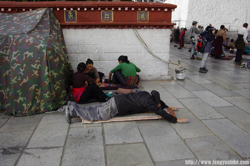 艳遇墙不在有艳遇了。。朝圣磕头可以