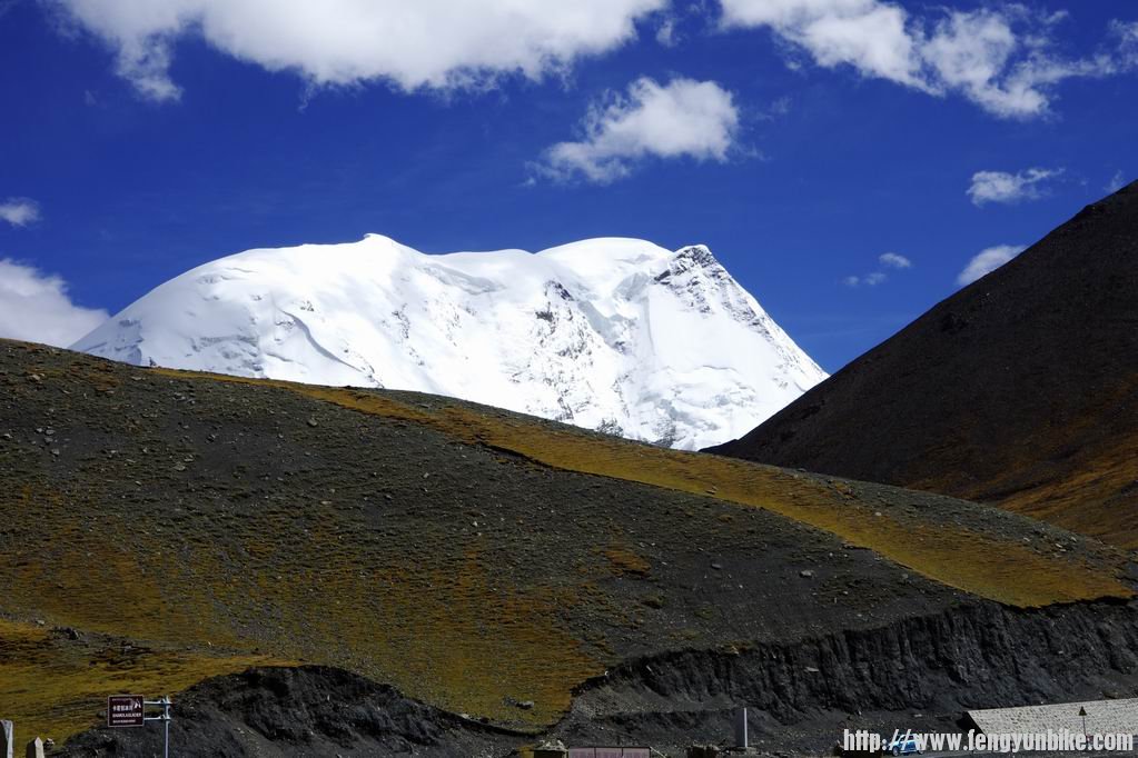 形似：冈仁波齐
