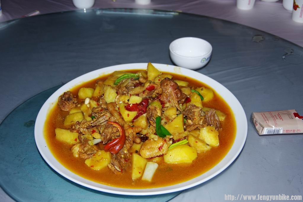 日喀则的大盘鸡。。。