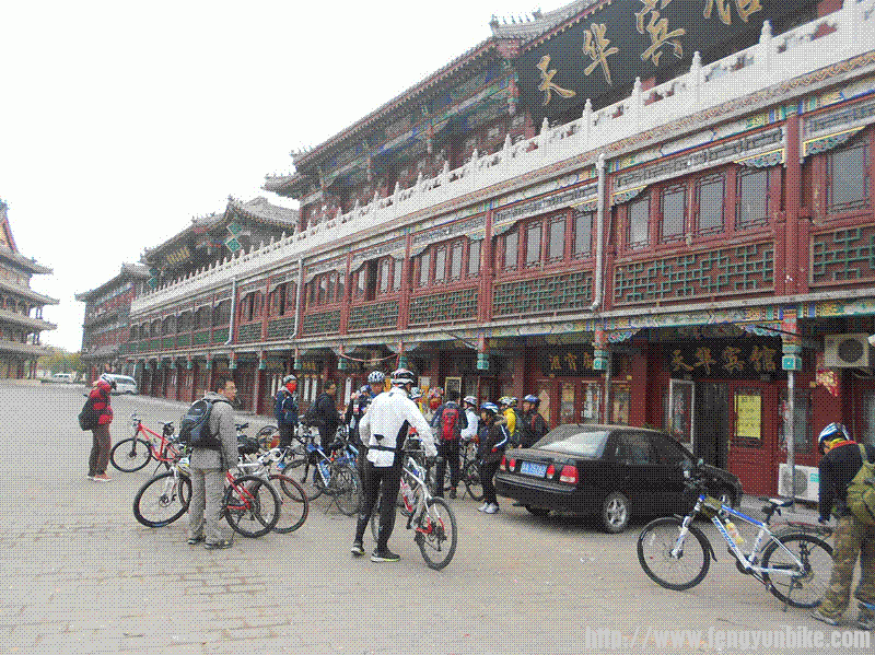 早点吃早饭，集合出发，话说天津早餐还挺实惠，烧饼挺好吃，馄饨还放个鸡蛋几块豆腐，反正比北京早餐实惠， ...