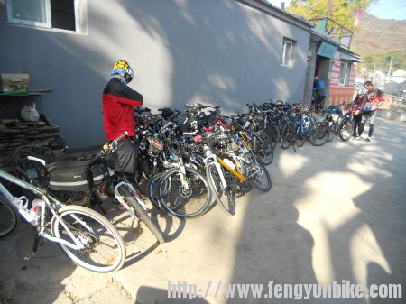 准备吃饭，饿死了。