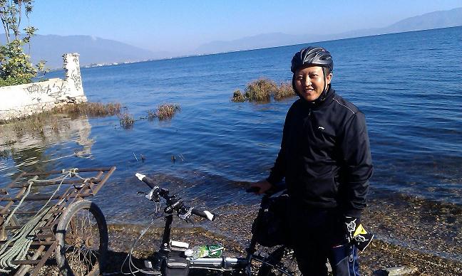 来报道了，先上张洱海边的照片。