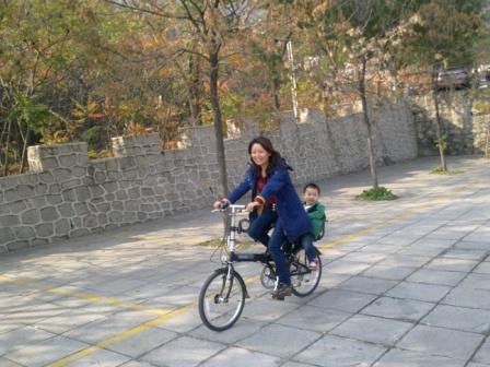 凤凰岭停车场我家三宝