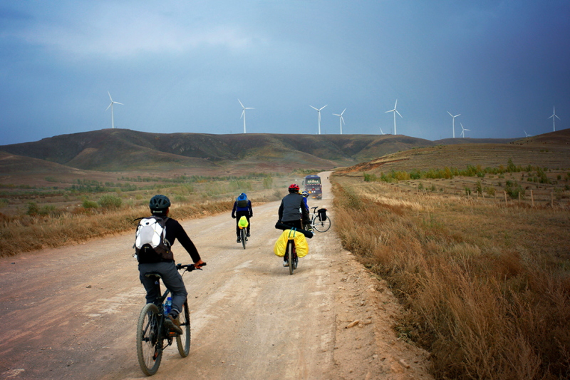 小镇 在路上.JPG