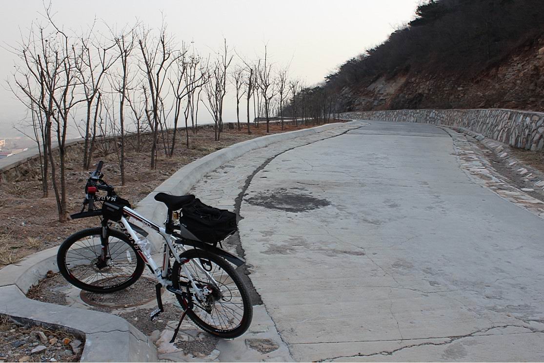 遭遇屎雷袭击处