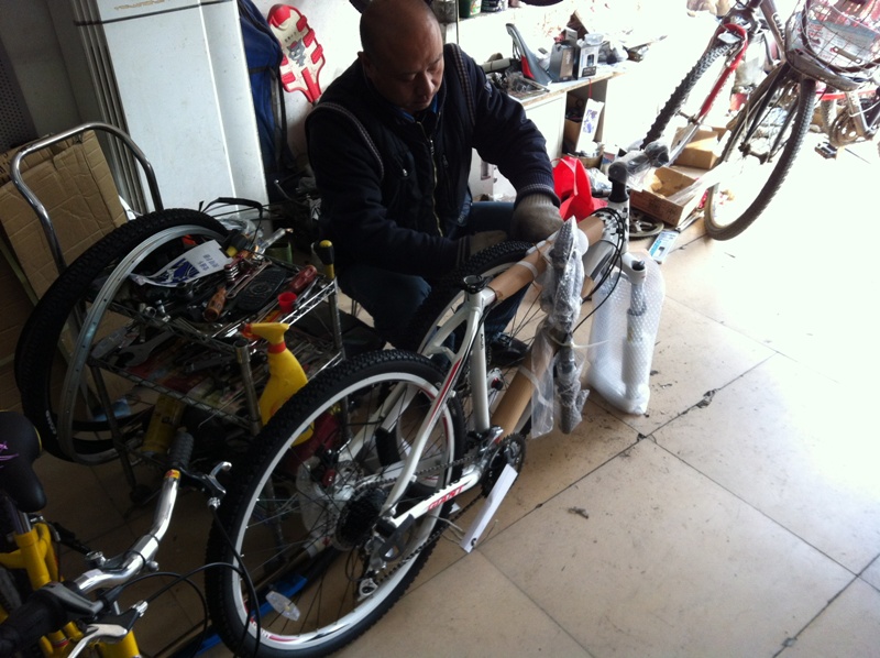 赵哥在装车，辛苦啦~