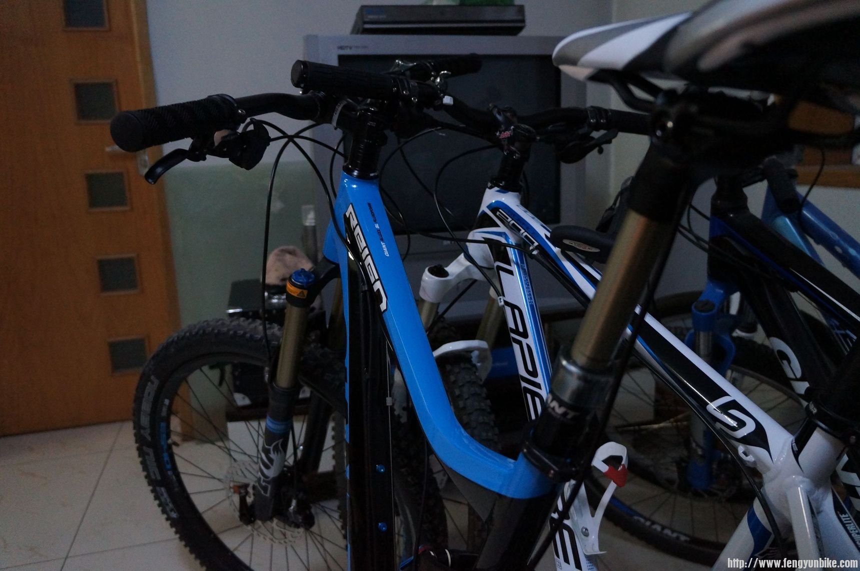 可调节高度的座管