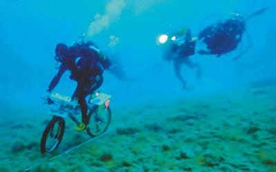 水下自行车2.jpg