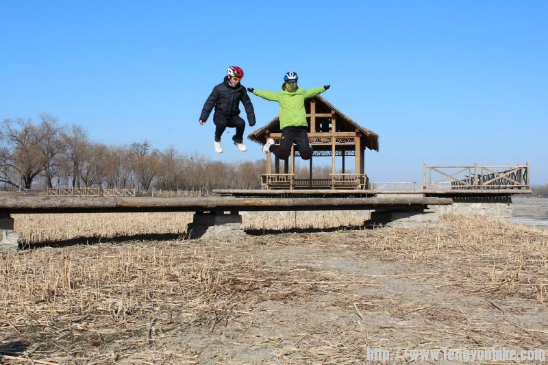 这个飞的很高啊。。