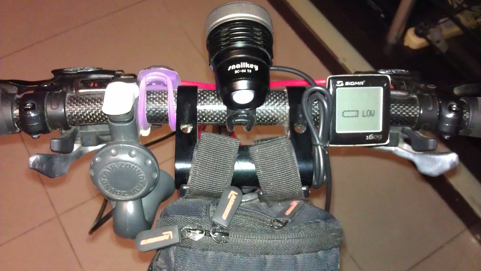 加把立之前基本嘴叼着码表~