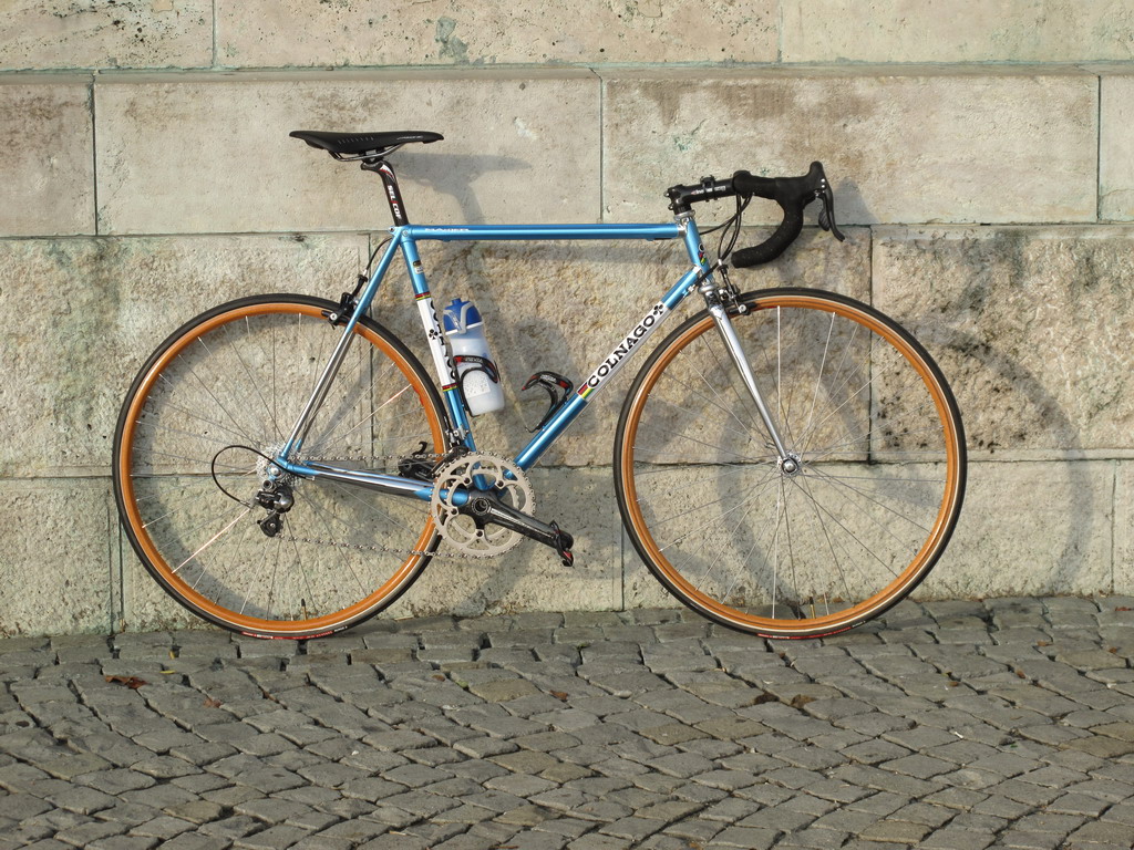 2_Blue_Colnago_Master_Xlight_01.jpg