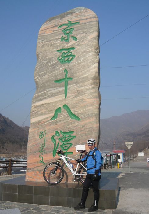 除了一个的哥路过方便，没一个人