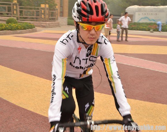 急求姐脱、、高大威武、、要快奥