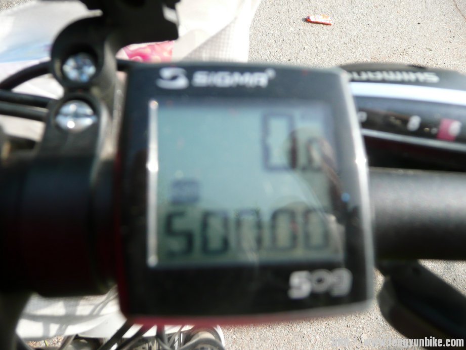 从北京出发到这儿已经骑行了500公里。