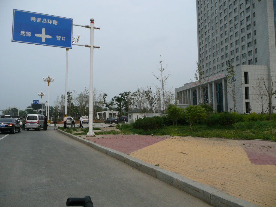 到十字路口要右转了。