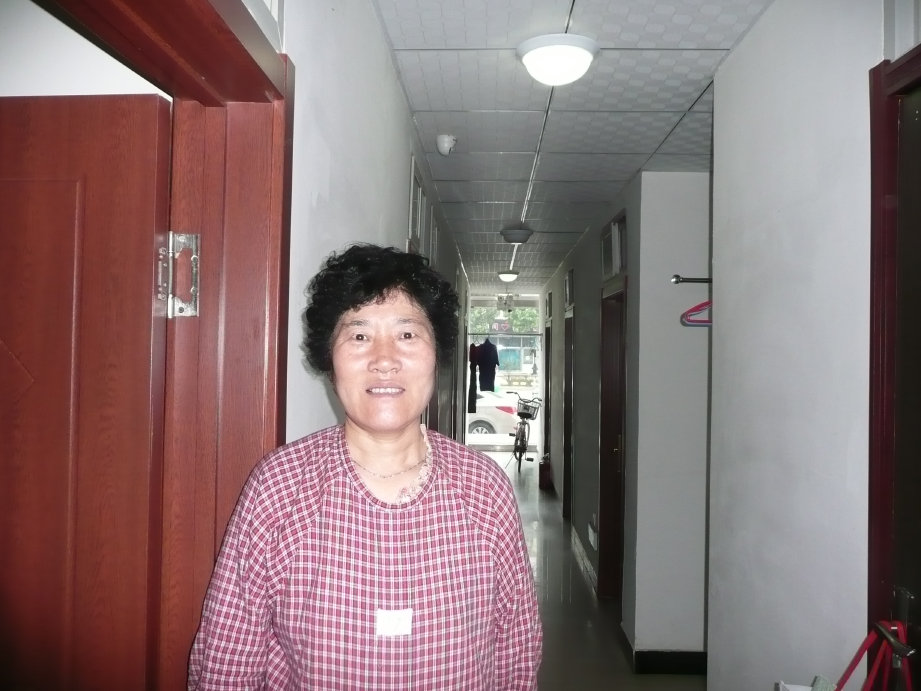 旅店服务员很热情。