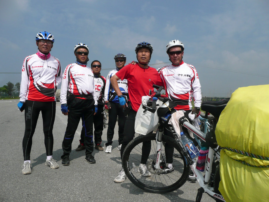 大石桥的车队。