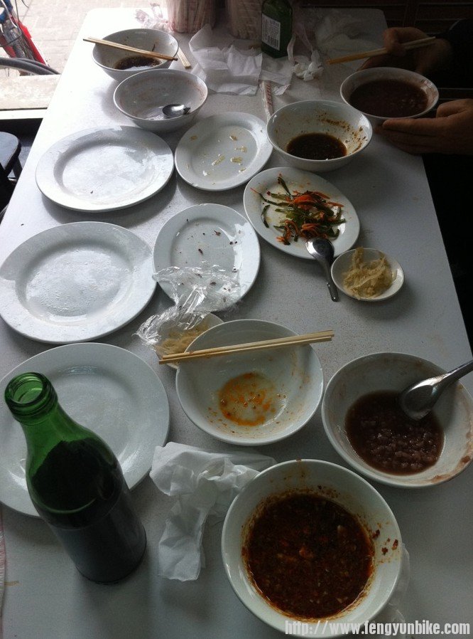 看这战场打扫的，就可以相象包子是多么的美味