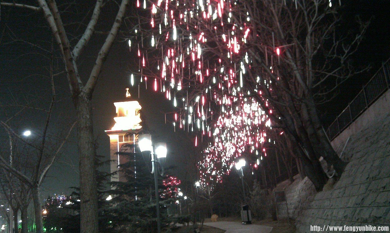 门头沟街上灯光很是漂亮