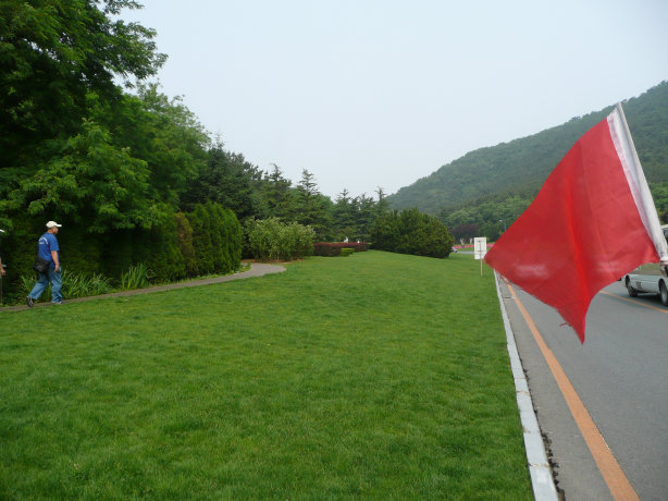 让咱的红旗也点缀一下。