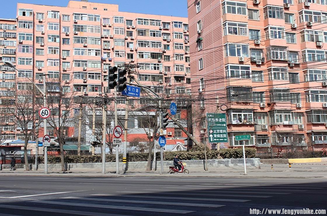 石门路过去一点就是