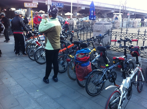 陆陆续续都到了