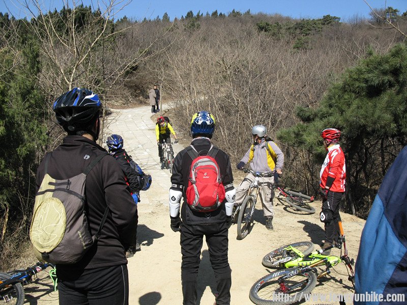 我在这儿等着你回来