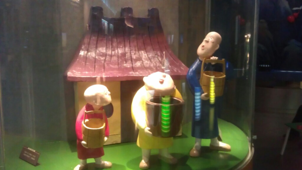 憨态可掬的“三个和尚”