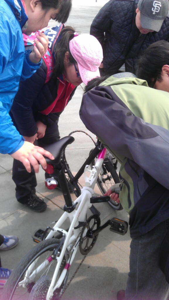 ~终于修好呢~！看来学会修车是很必要的！