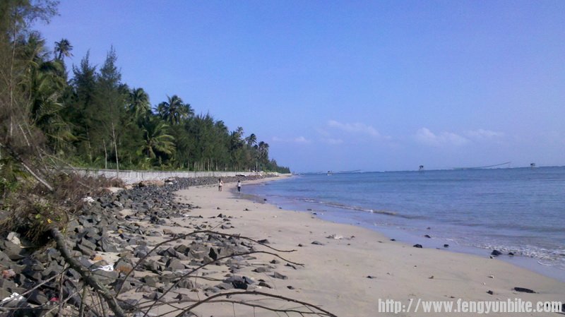 东郊椰林，估计我没找对地方。