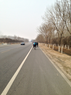 28拍完照都饿了 直接杀向饭店.jpg