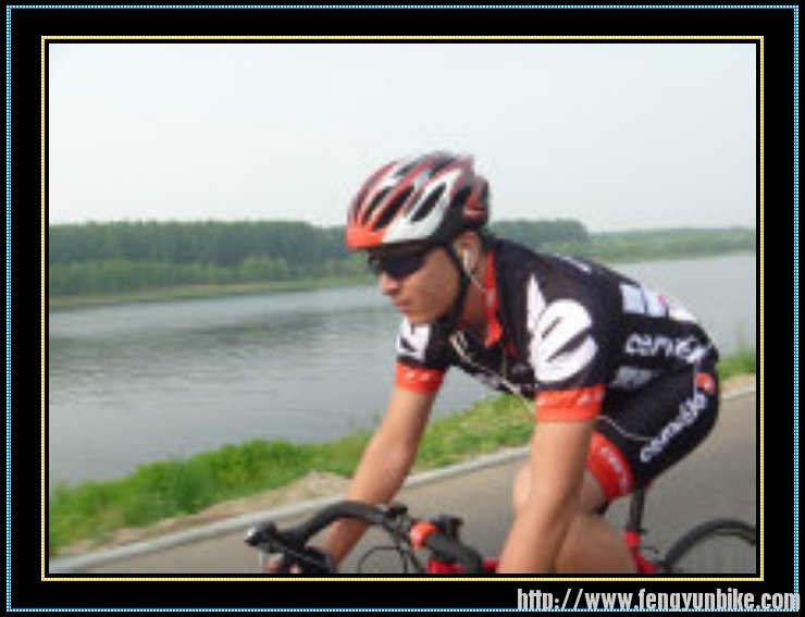 nEO_IMG_ID小魏星 性别：男 年龄：23 车龄：一年半 身高：180 体重：78 车型：903 擅.jpg