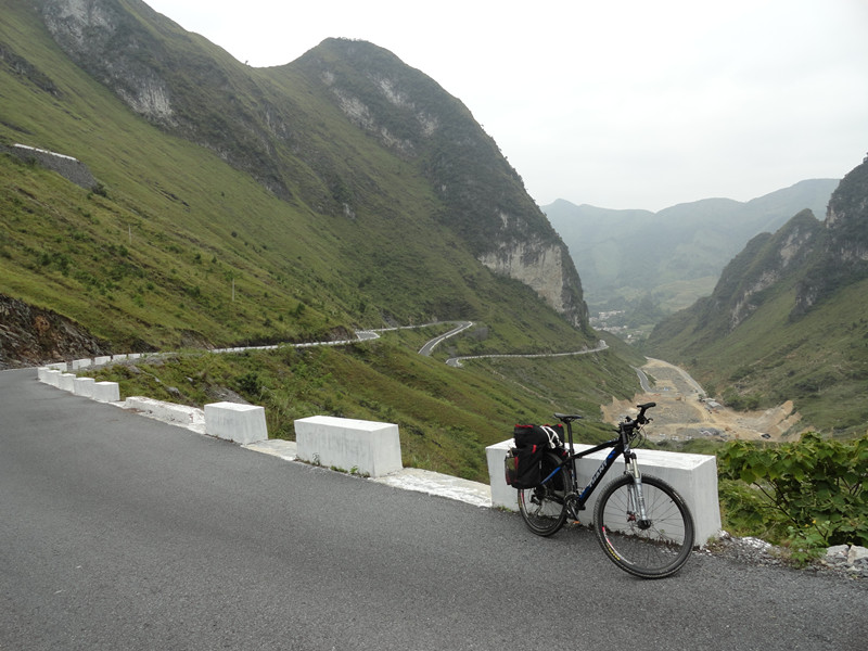 我爬山一直的习惯就是找借口休息