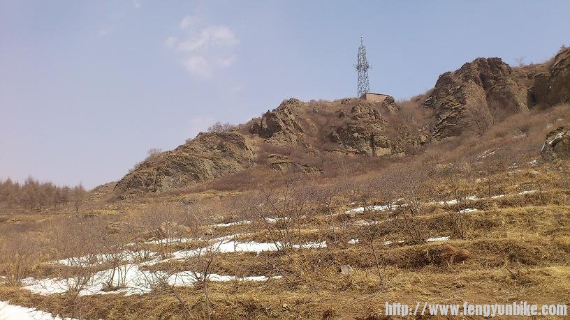 还有积雪但不多了